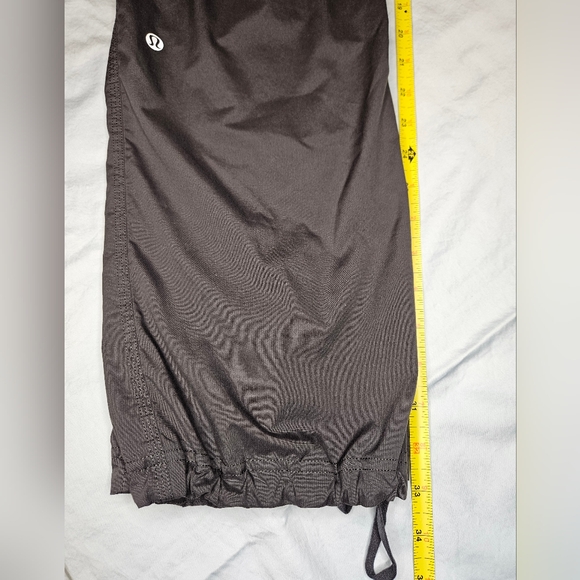 G6. Lululemon Community Pants in Gray - Size 6 - Picture 10 of 11